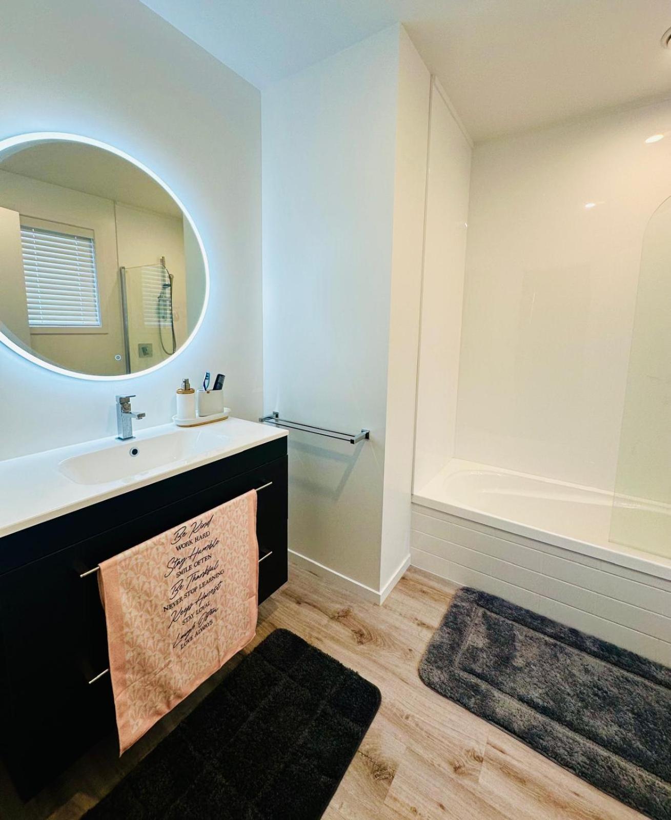 Holiday Home In Beautiful Te Anau Extérieur photo