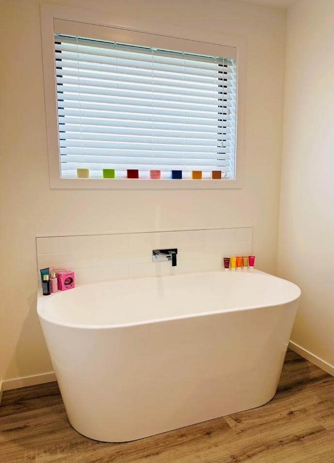 Holiday Home In Beautiful Te Anau Extérieur photo